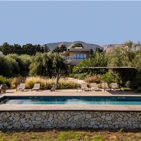 6 bedroom villa with pool and sea views near Noto, Sicily, sleeps 12
